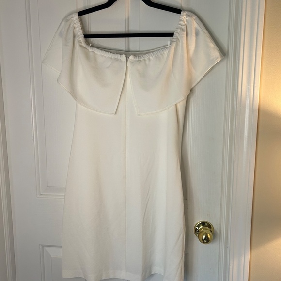 Charles Henry Off the Shoulder Dress in Ivory Size Small - Picture 5 of 10